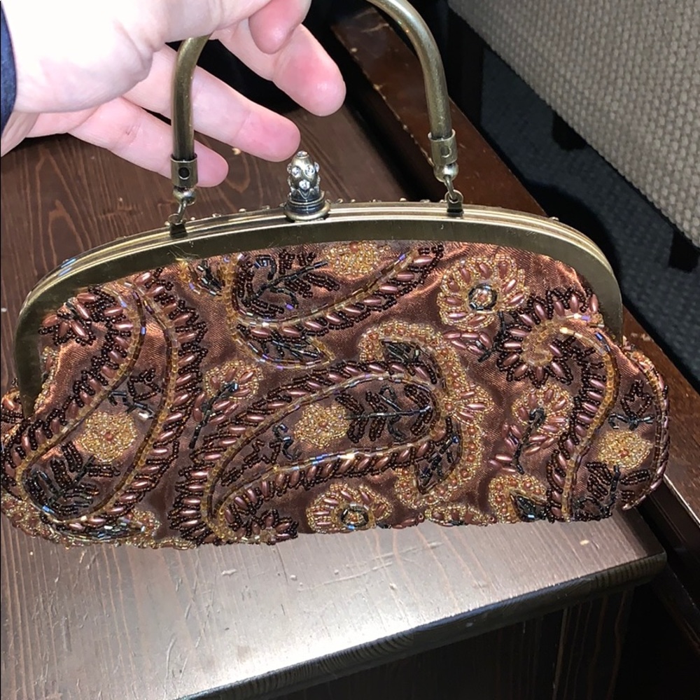 Jessica McClintock small clutch w/ Strap